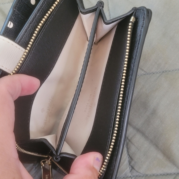 KATE SPADE X DISNEY WALLET - Picture 7 of 8